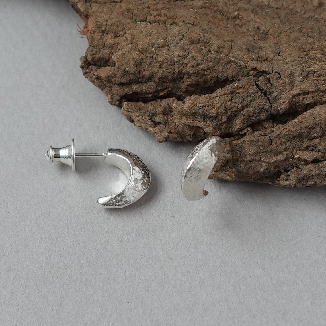 Sculpted Ridge Stud Hoop Earrings